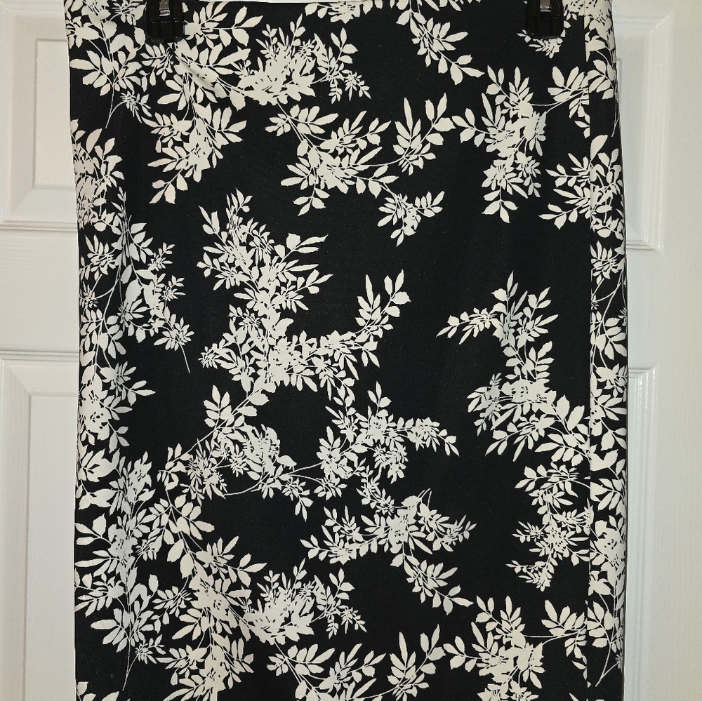 Black and white midi skirt pencil